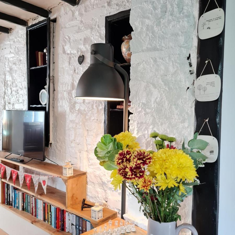 Old Road Cottage Pet Friendly Outdoors Beaches Neath Esterno foto